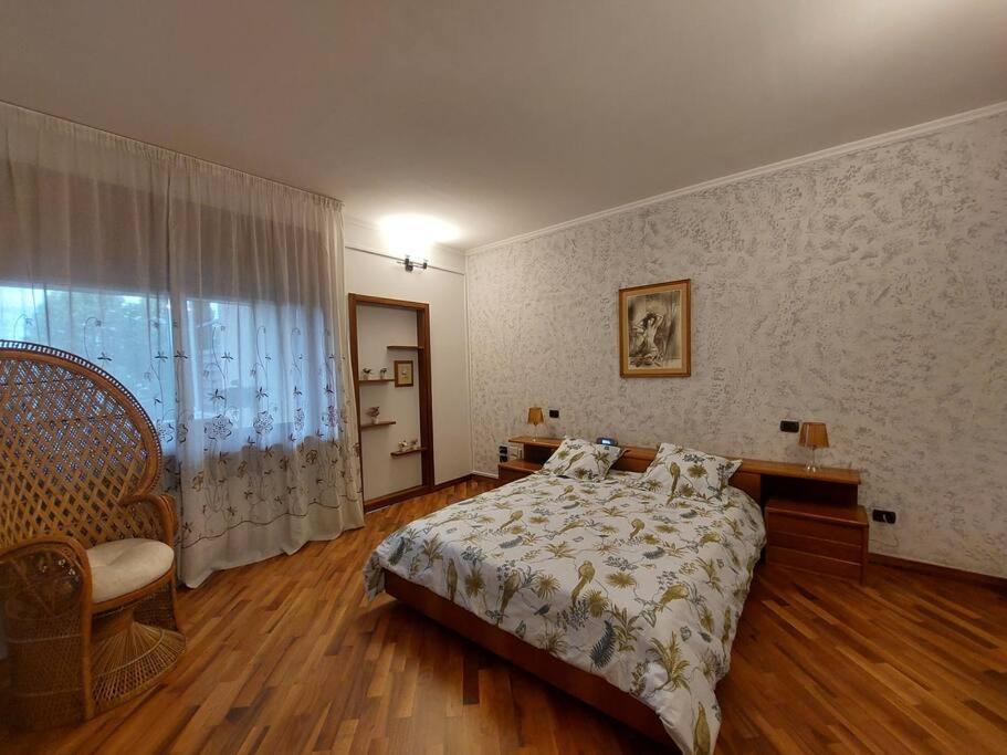 Ferienwohnung Lungarno 32 With Private Parking Florenz Exterior foto
