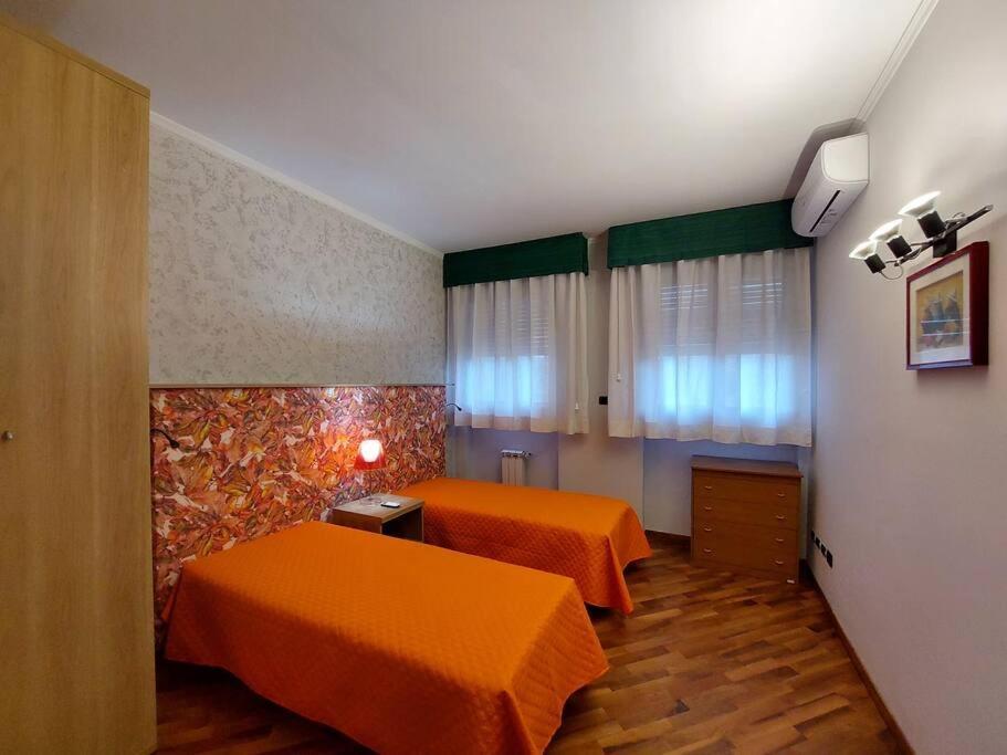 Ferienwohnung Lungarno 32 With Private Parking Florenz Exterior foto